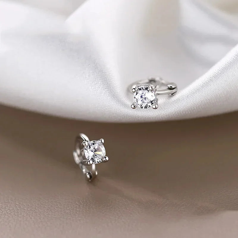 Neue Nette Süße Hohl Herz Zirkon Hoop Ohrring Für Frauen Klassische Glänzende Stud Ohrringe Mode Kleine Trendy Ohr Schnalle Schmuck