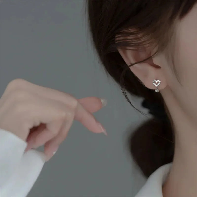 Neue Nette Süße Hohl Herz Zirkon Hoop Ohrring Für Frauen Klassische Glänzende Stud Ohrringe Mode Kleine Trendy Ohr Schnalle Schmuck