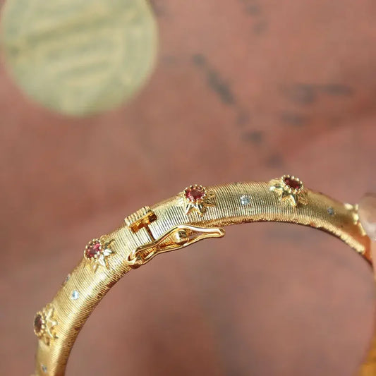 Classic Court style wire drawing bracelet for women light luxury elegant green crystal retro flower bangles wedding fine jewelry