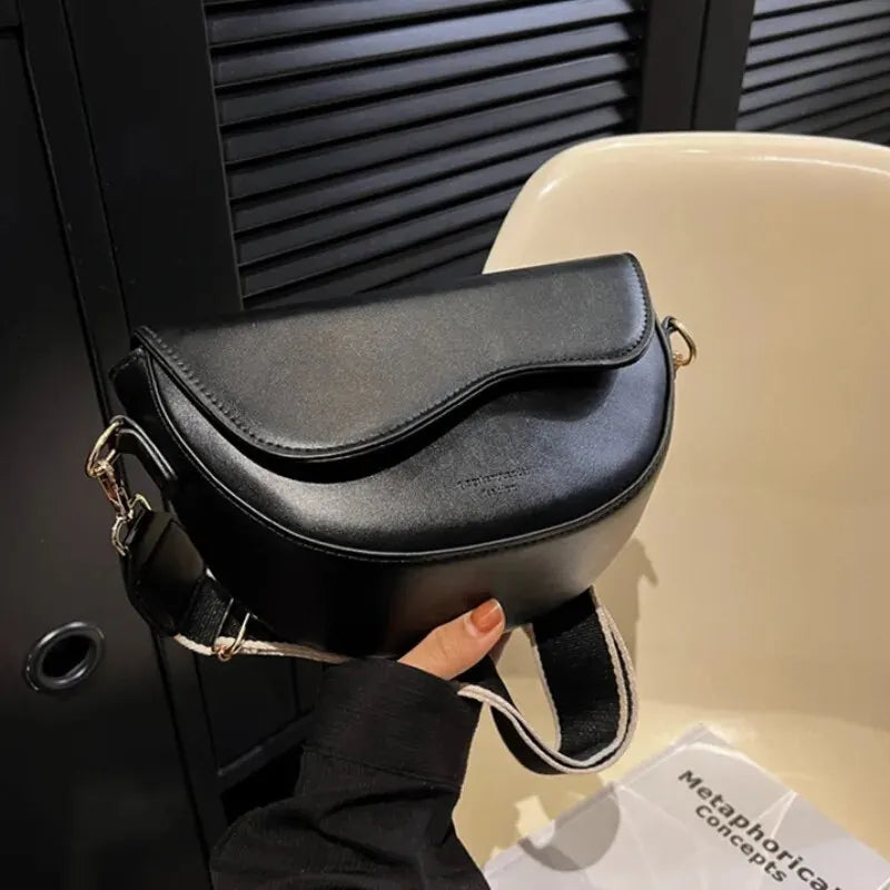 Frauen Vintage Einfarbig Klappe Kleine Sattel Schulter Unterarm Tasche Mode PU Leder Breiten Riemen Umhängetasche