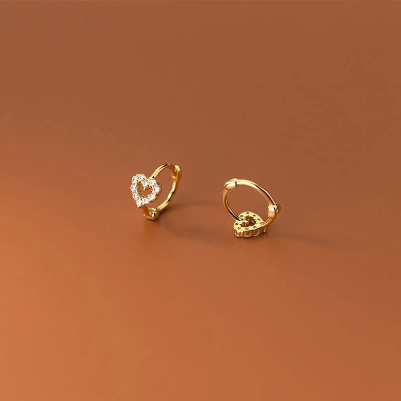 Neue Nette Süße Hohl Herz Zirkon Hoop Ohrring Für Frauen Klassische Glänzende Stud Ohrringe Mode Kleine Trendy Ohr Schnalle Schmuck