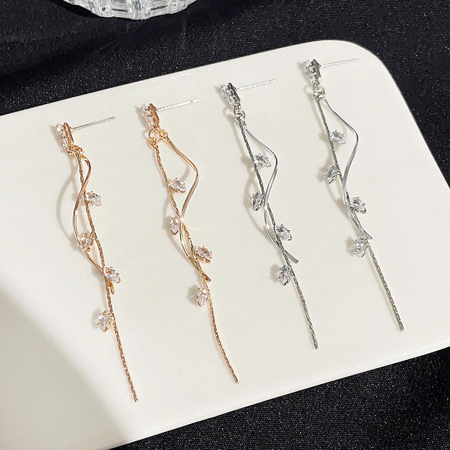 Französisch Luxus Süße Romantische Lange Zirkon Quaste Twisted Ohrringe für Frauen Temperament Hochzeit Bankett Schmuck Gesche