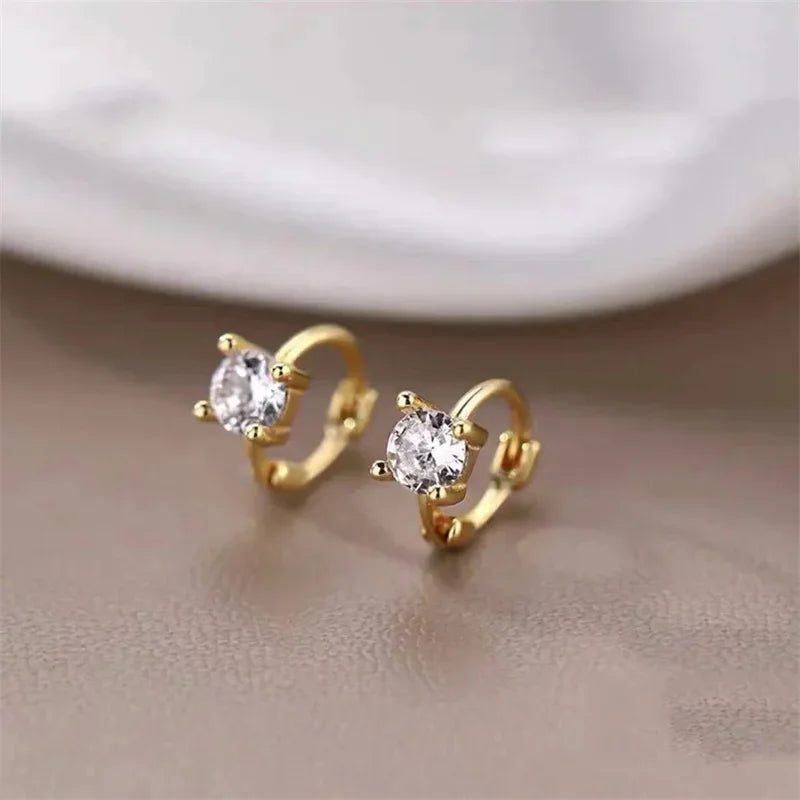 Neue Nette Süße Hohl Herz Zirkon Hoop Ohrring Für Frauen Klassische Glänzende Stud Ohrringe Mode Kleine Trendy Ohr Schnalle Schmuck