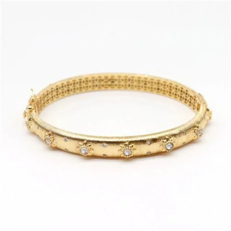 Classic Court style wire drawing bracelet for women light luxury elegant green crystal retro flower bangles wedding fine jewelry